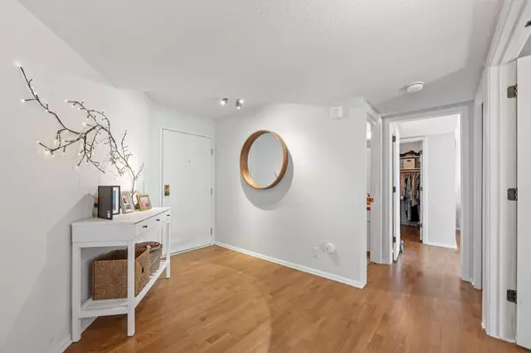 Minnetonka, MN 55305,3030 Saint Albans Mill RD #115