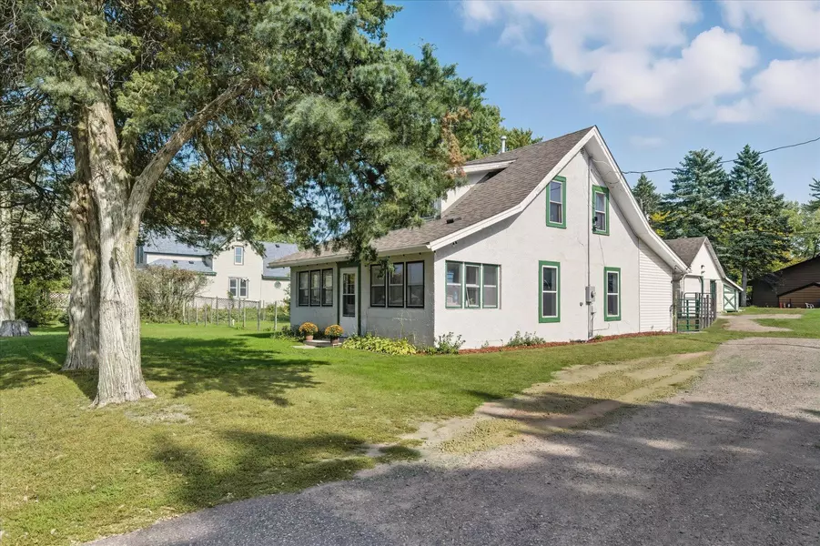 300 Dahlin AVE NE, Isanti, MN 55040