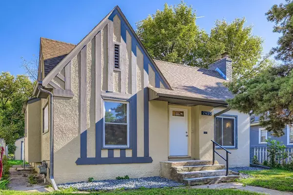 Minneapolis, MN 55411,2422 Logan AVE N