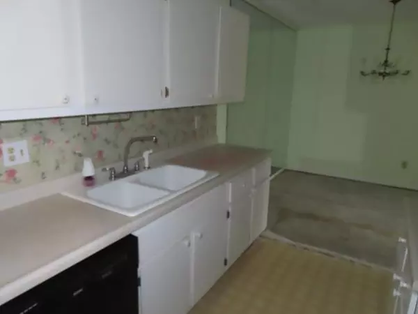Brooklyn Center, MN 55429,4201 Lakeside AVE N #103
