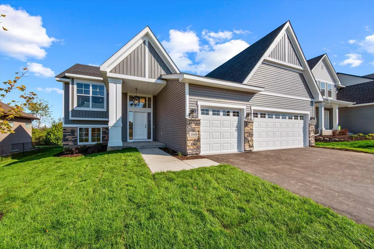 Shakopee, MN 55379,1949 S Lusitano ST