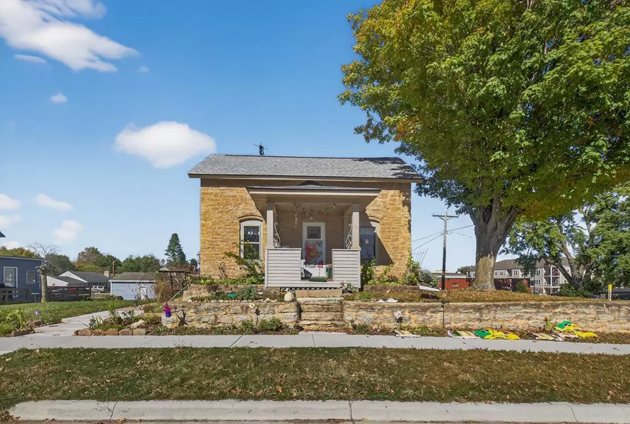 108 4th ST SW, Pine Island, MN 55963