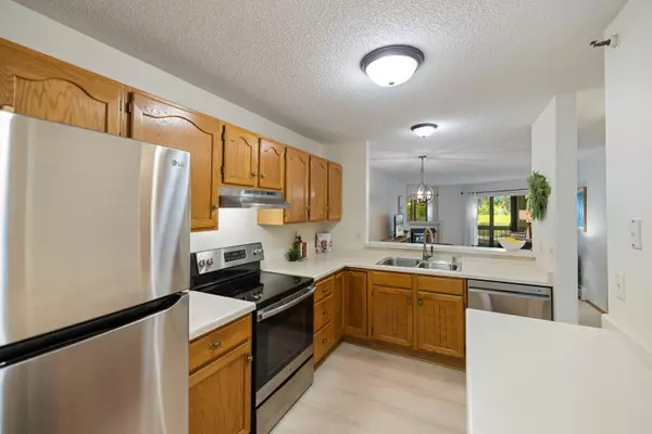 Edina, MN 55435,7622 York AVE S #1110