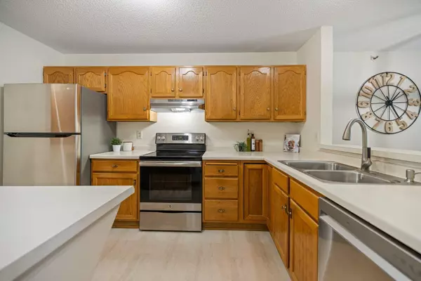 Edina, MN 55435,7622 York AVE S #1110