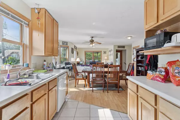 Saint Paul, MN 55104,266 Fry ST