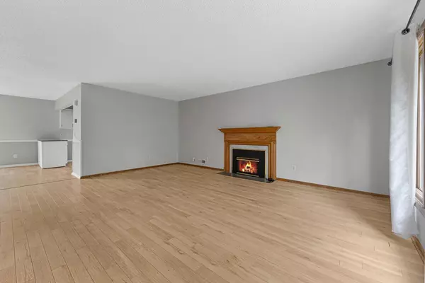 Burnsville, MN 55337,21 Walden ST