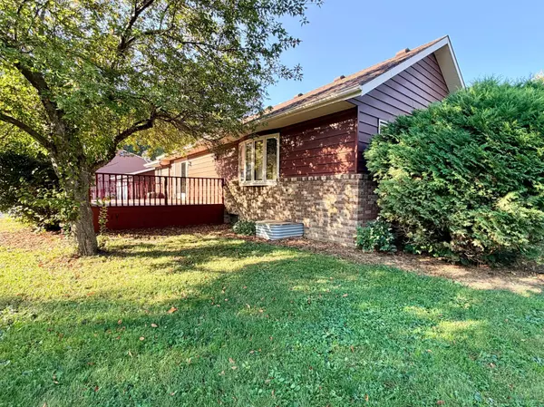 Worthington, MN 56187,1520 Clary ST