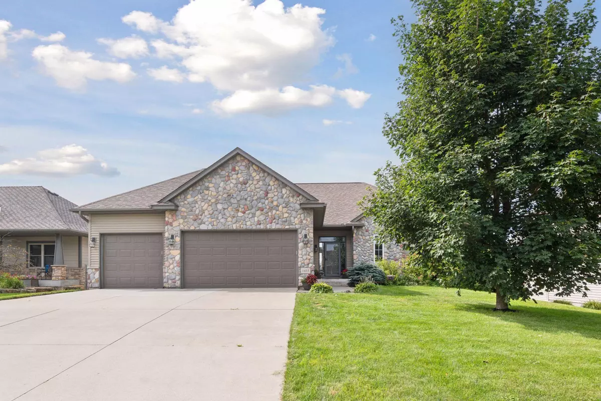 New Prague, MN 56071,1433 10th Street CIR SE