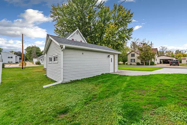 Madison Lake, MN 56063,613 Chestnut AVE