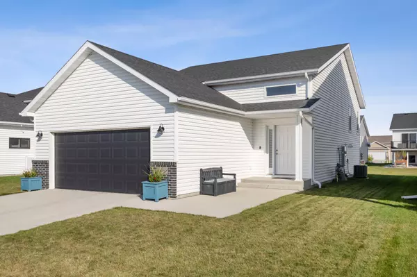 Fargo, ND 58104,6689 Toronto DR S