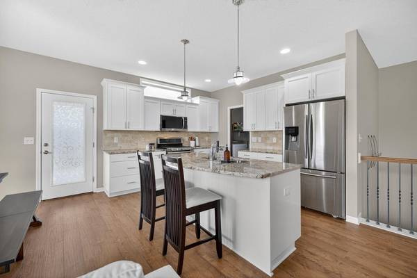 875 Golfview AVE, Zumbrota, MN 55992