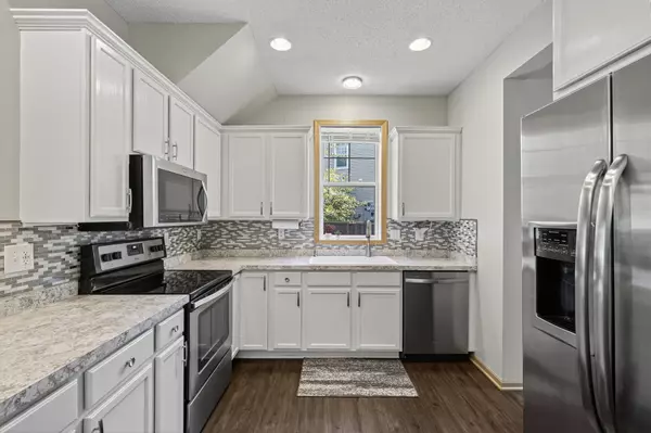 13433 Brick PATH, Rosemount, MN 55068
