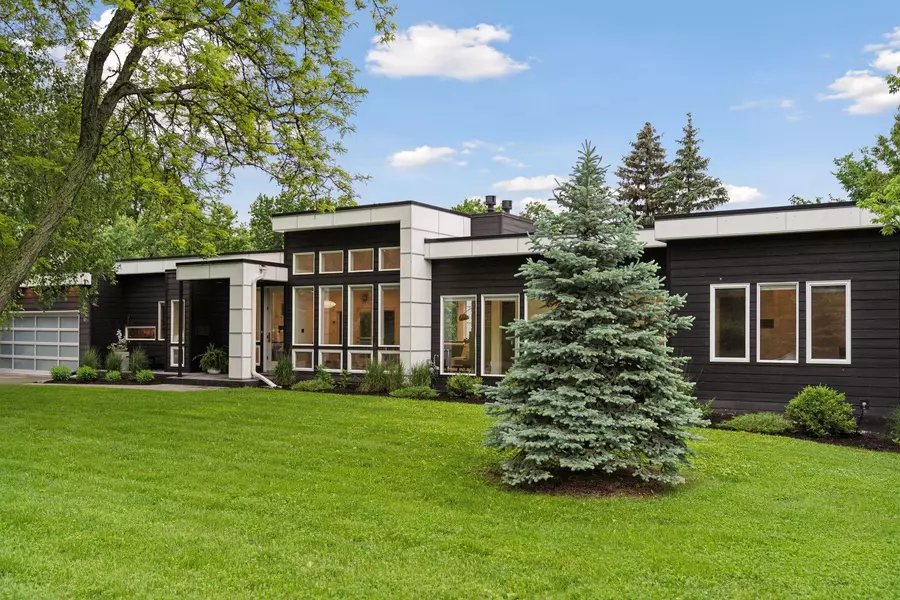 209 Westwood Drive N, Golden Valley, MN 55422