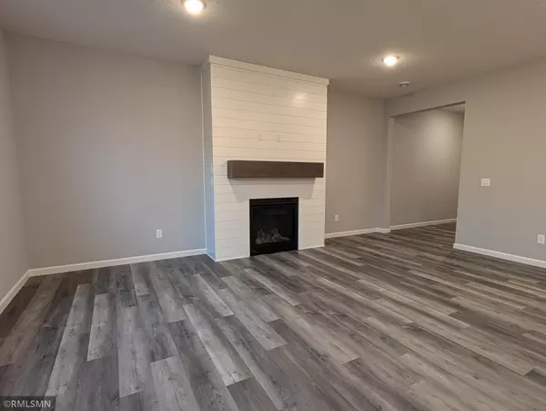 Cottage Grove, MN 55016,10422 Goodview AVE S