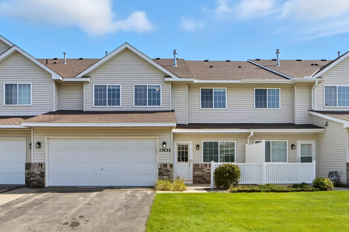 Lakeville, MN 55044,17433 Glacier WAY #19