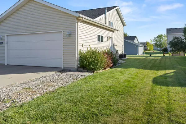 West Fargo, ND 58078,3556 Eagle Run DR