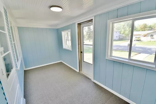 Saint Cloud, MN 56303,910 35th AVE N