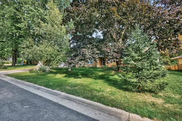 Saint Paul, MN 55116,850 Syndicate ST S