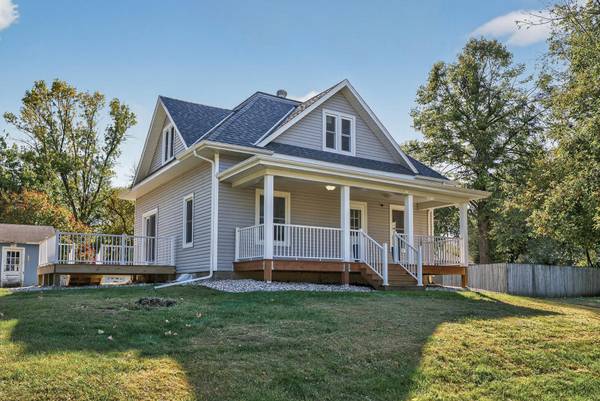 124 George AVE E, Winsted, MN 55395