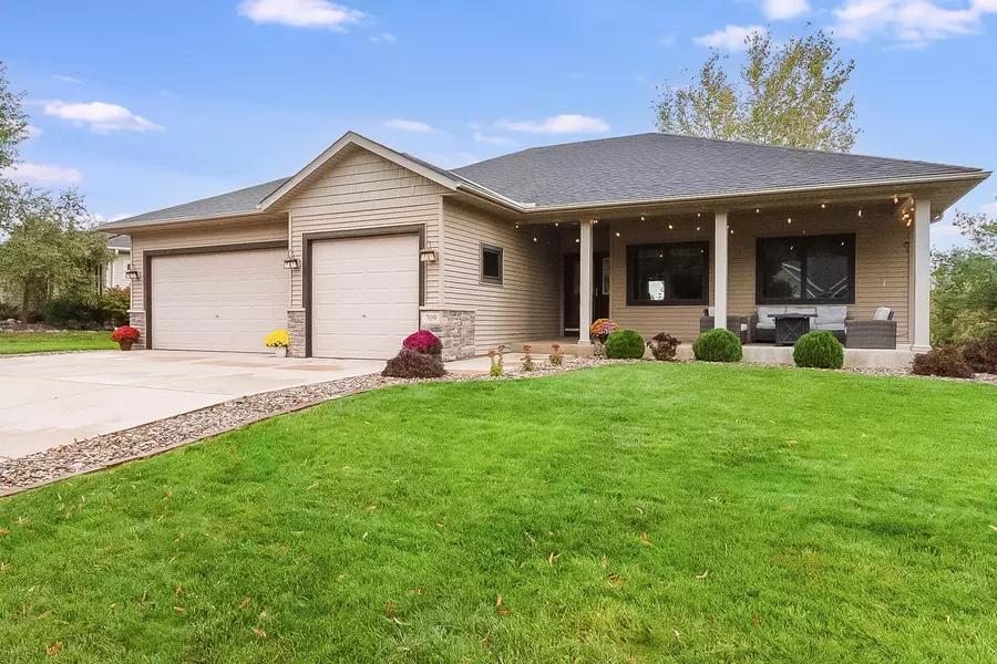 709 Carter DR, Northfield, MN 55057