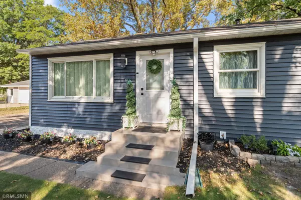 Shoreview, MN 55126,1715 Hillview RD