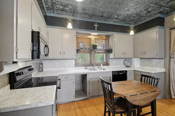Owatonna, MN 55060,420 Fairview ST NW