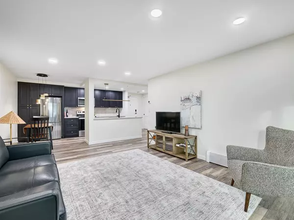 Saint Paul, MN 55107,334 Cherokee AVE #103