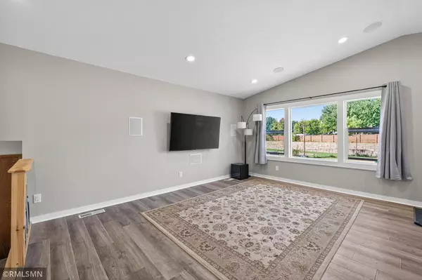 Lakeville, MN 55068,16365 Gladiola AVE W