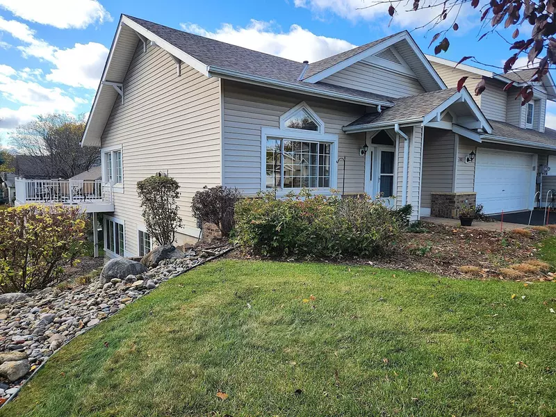 2883 Devonshire PL, Woodbury, MN 55125