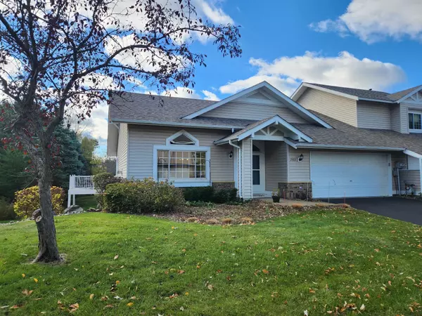 2883 Devonshire PL, Woodbury, MN 55125