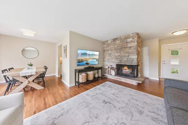 Minnetonka, MN 55345,5235 Kimberly RD