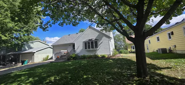 1108 Columbus AVE, Albert Lea, MN 56007