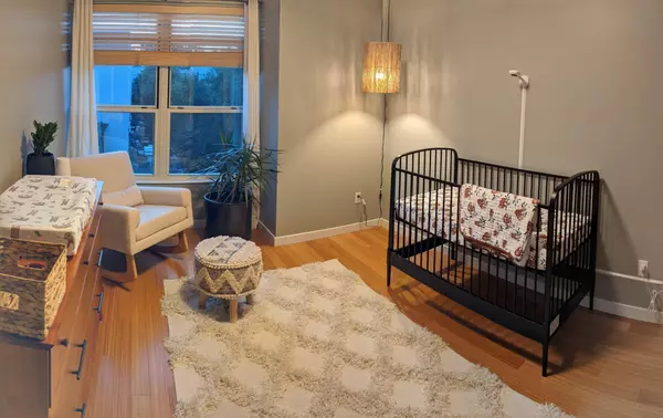 Minneapolis, MN 55413,221 NE 1st AVE #5