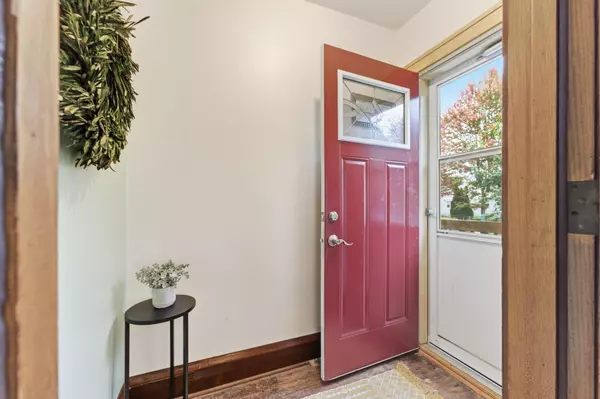 Minneapolis, MN 55407,3712 18th AVE S