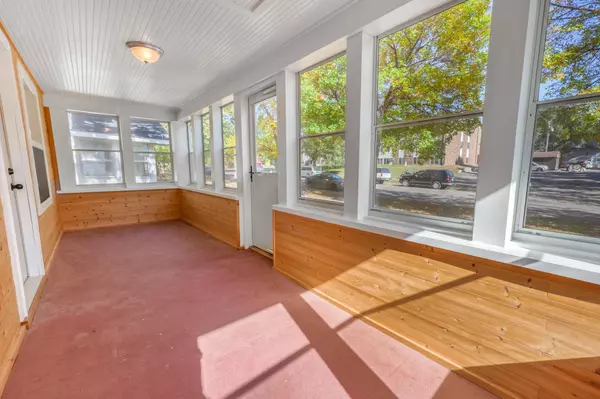 Saint Cloud, MN 56301,921 7th AVE S