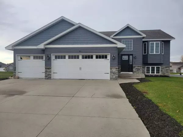 197 Eau Claire AVE SE, Hutchinson, MN 55350