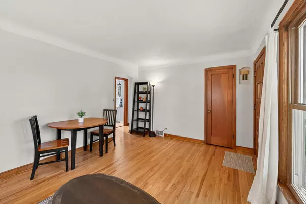 North Saint Paul, MN 55109,2542 4th AVE E