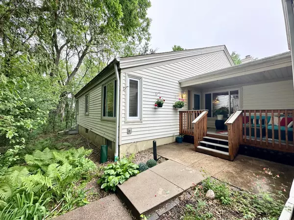 7534 Landau DR, Bloomington, MN 55438