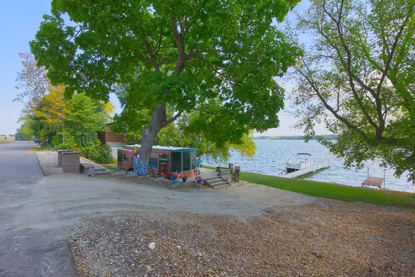 Waverly, MN 55390,1701 N Shore DR