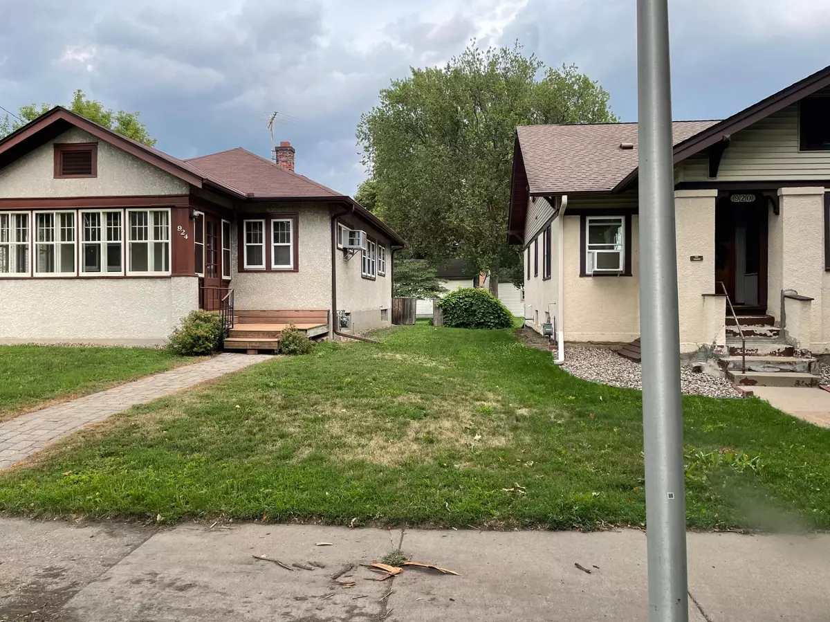 Minneapolis, MN 55414,924 20th AVE SE