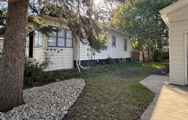 Fargo, ND 58102,1136 8th ST N