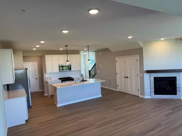 12833 Sawyer LN, Rogers, MN 55374