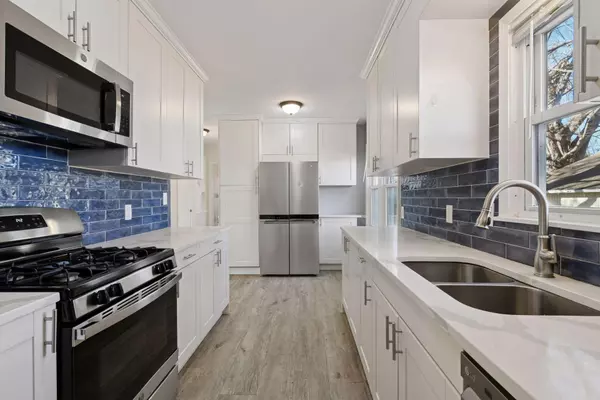 Maple Plain, MN 55359,5183 Independence ST