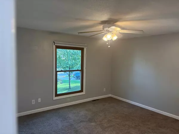 Minnetonka, MN 55391,2510 Wellington CIR