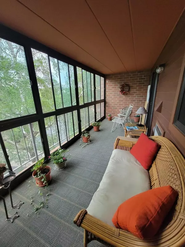 3320 Louisiana AVE S #311, Saint Louis Park, MN 55426