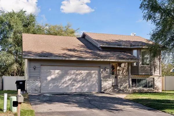 Coon Rapids, MN 55448,12459 Sycamore ST NW