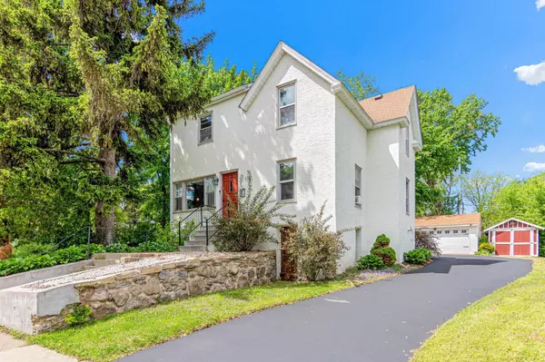 West Saint Paul, MN 55118,1107 Oakdale AVE