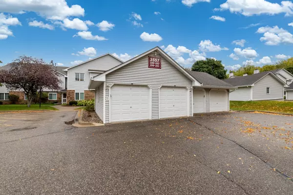 Eagan, MN 55123,3557 Blue Jay WAY #200