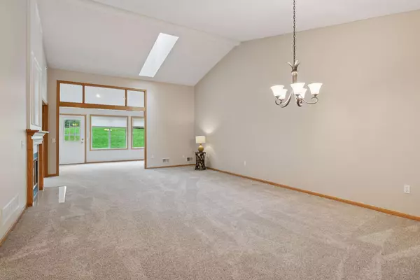 Eden Prairie, MN 55344,10807 Lexington DR