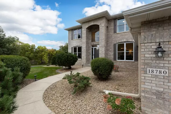 Eden Prairie, MN 55347,18780 Pathfinder DR